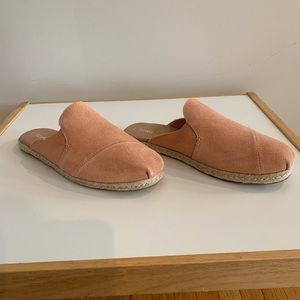 Toms women’s slip on shoes